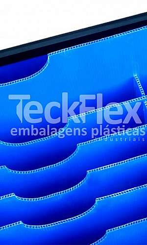 Caixa com colméia polionda Caixa com colméia polionda