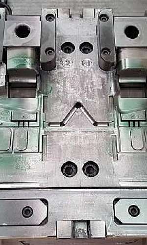 Fabricantes de moldes para injeção de peças plásticas Fabricantes de moldes para injeção de peças plásticas