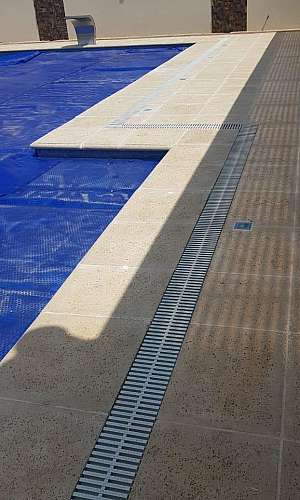 Grelha para lateral de piscina Grelha para lateral de piscina