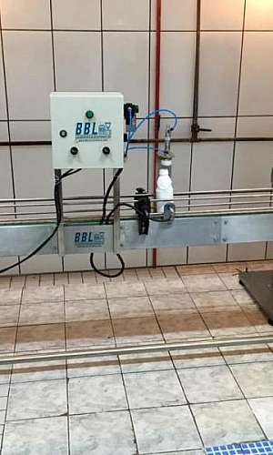 Máquina de Tampar Garrafa Máquina de Tampar Garrafa