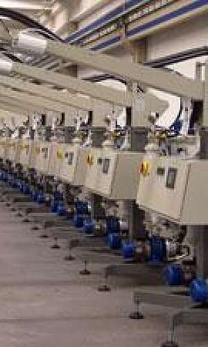 Máquina injetora de poliuretano onde comprar Máquina injetora de poliuretano onde comprar