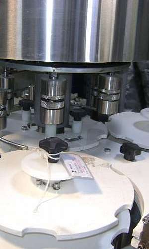 Maquinas para rosquear tampas Maquinas para rosquear tampas