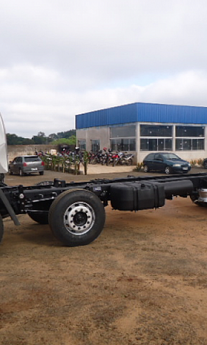 Transformação de cavalo mecânico em caminhão Transformação de cavalo mecânico em caminhão